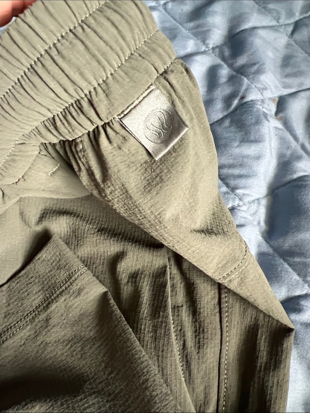 Lululemon Mens 5” shorts - Picture 4 of 7